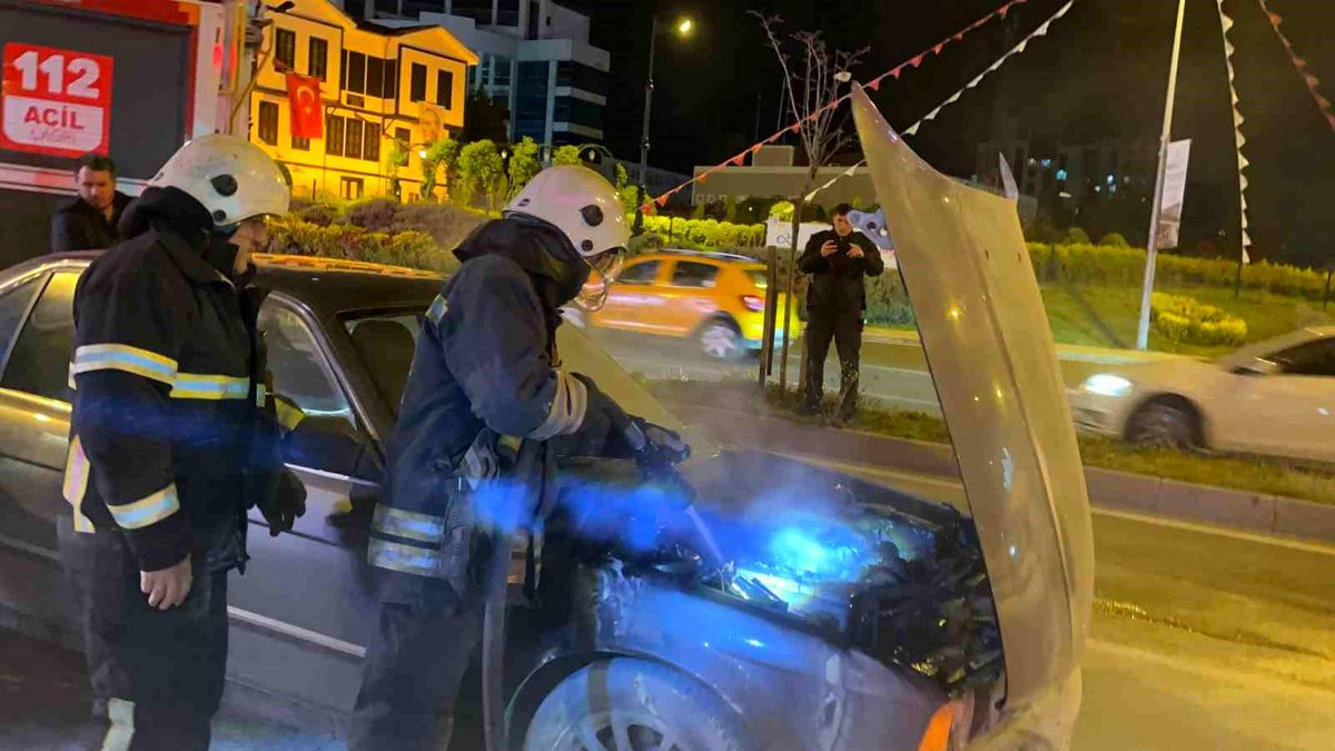 Çorlu\'da Otomobil Yangını