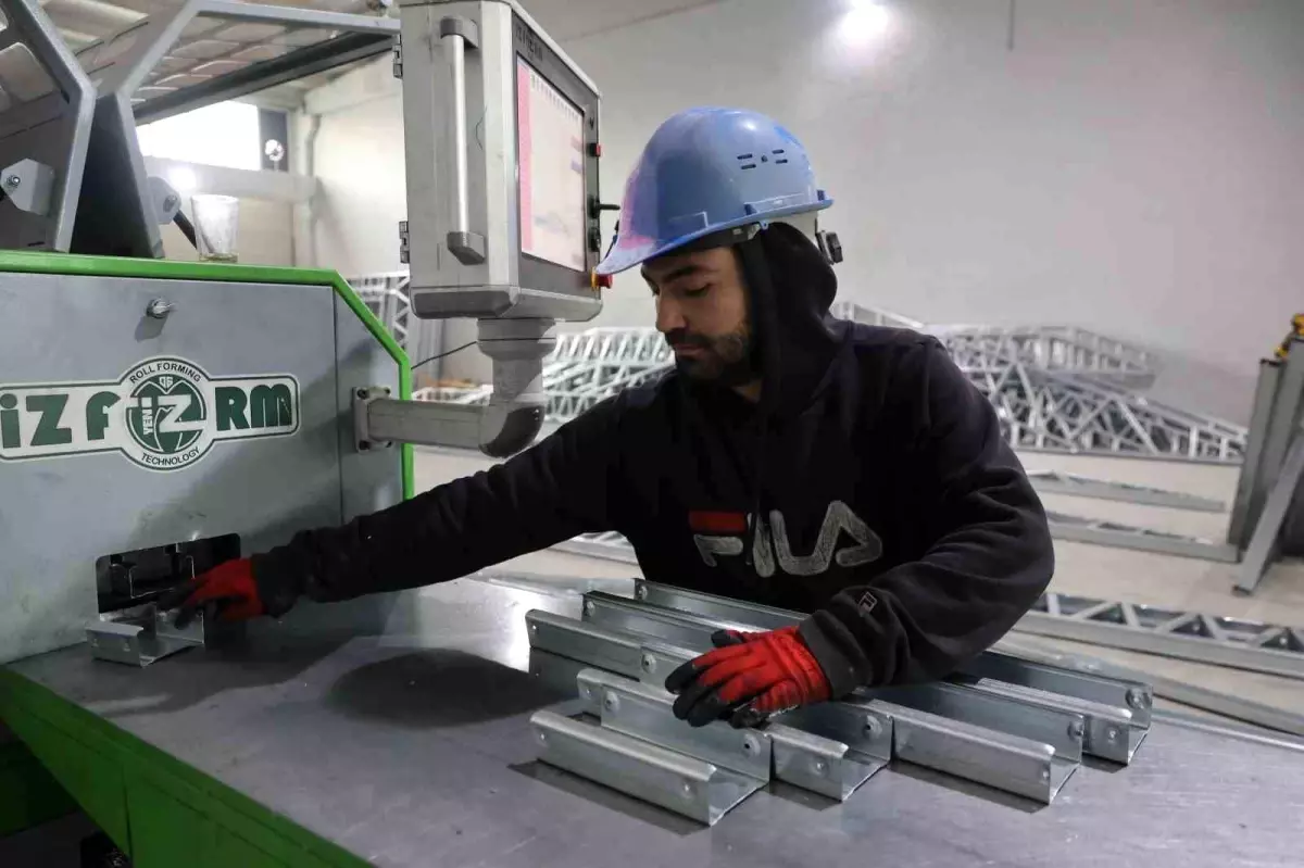 Elazığ\'da Depremden Sonra Çelik Konstrüksiyon Fabrikası Açıldı