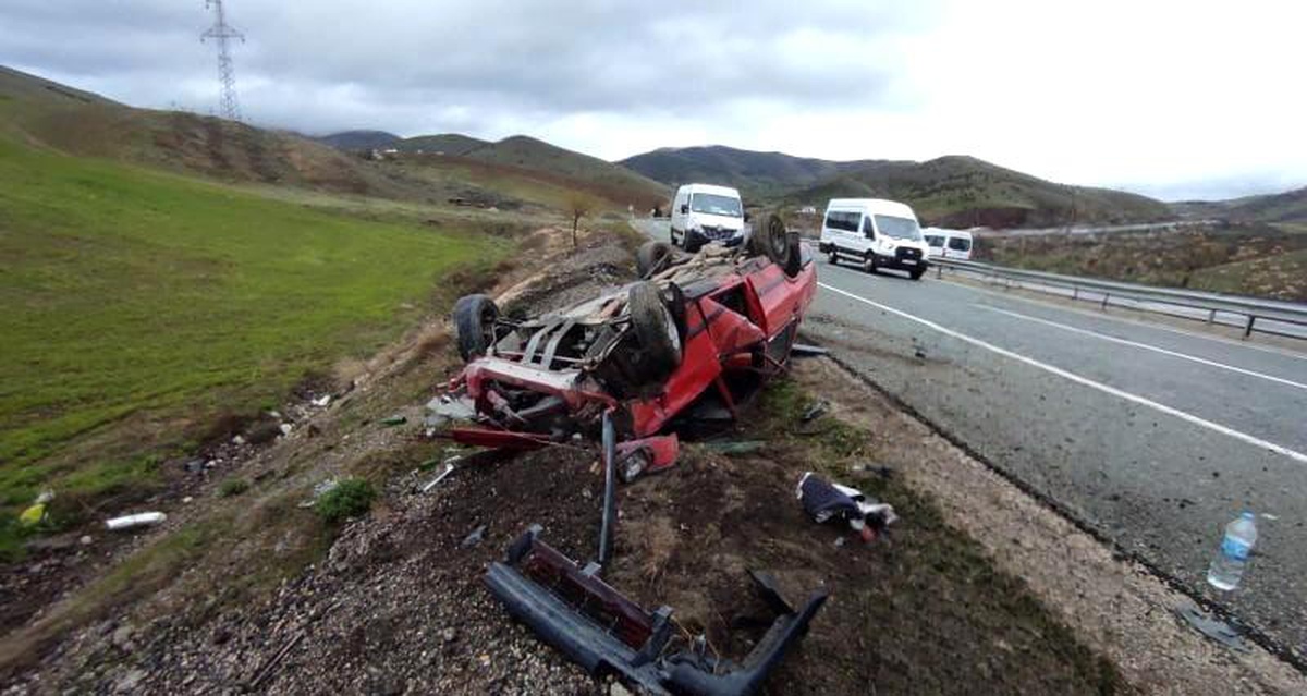 Elazığ\'da Trafik Kazası: 3 Yaralı