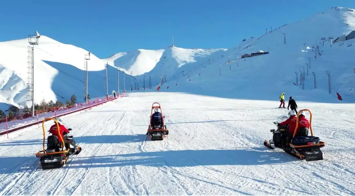 Erzurum\'da Jandarma Kayak Sezonunda 651 Kişiyi Kurtardı