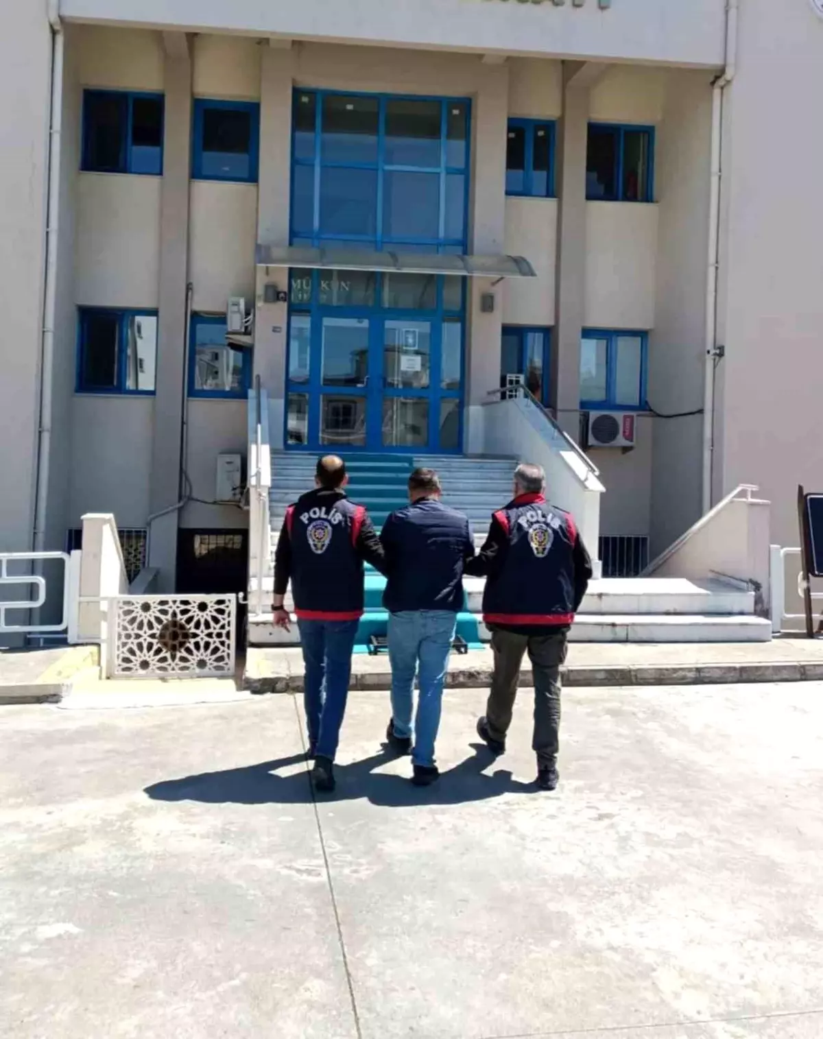 Muğla\'da Aranan İki Şahıs Tutuklandı