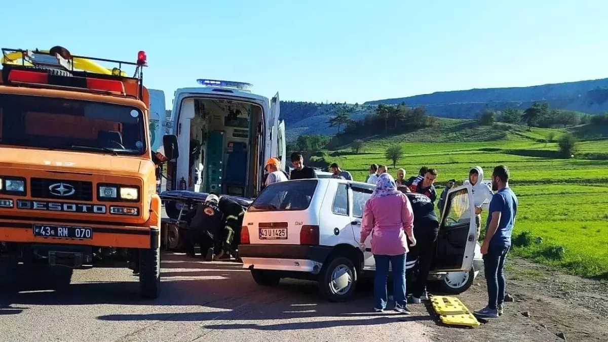 Kütahya\'da Trafik Kazası: 3 Yaralı