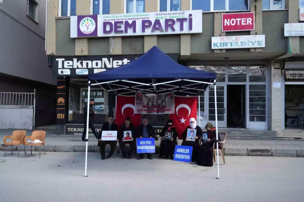 Muş\'ta Evlat Nöbeti 192. Haftada