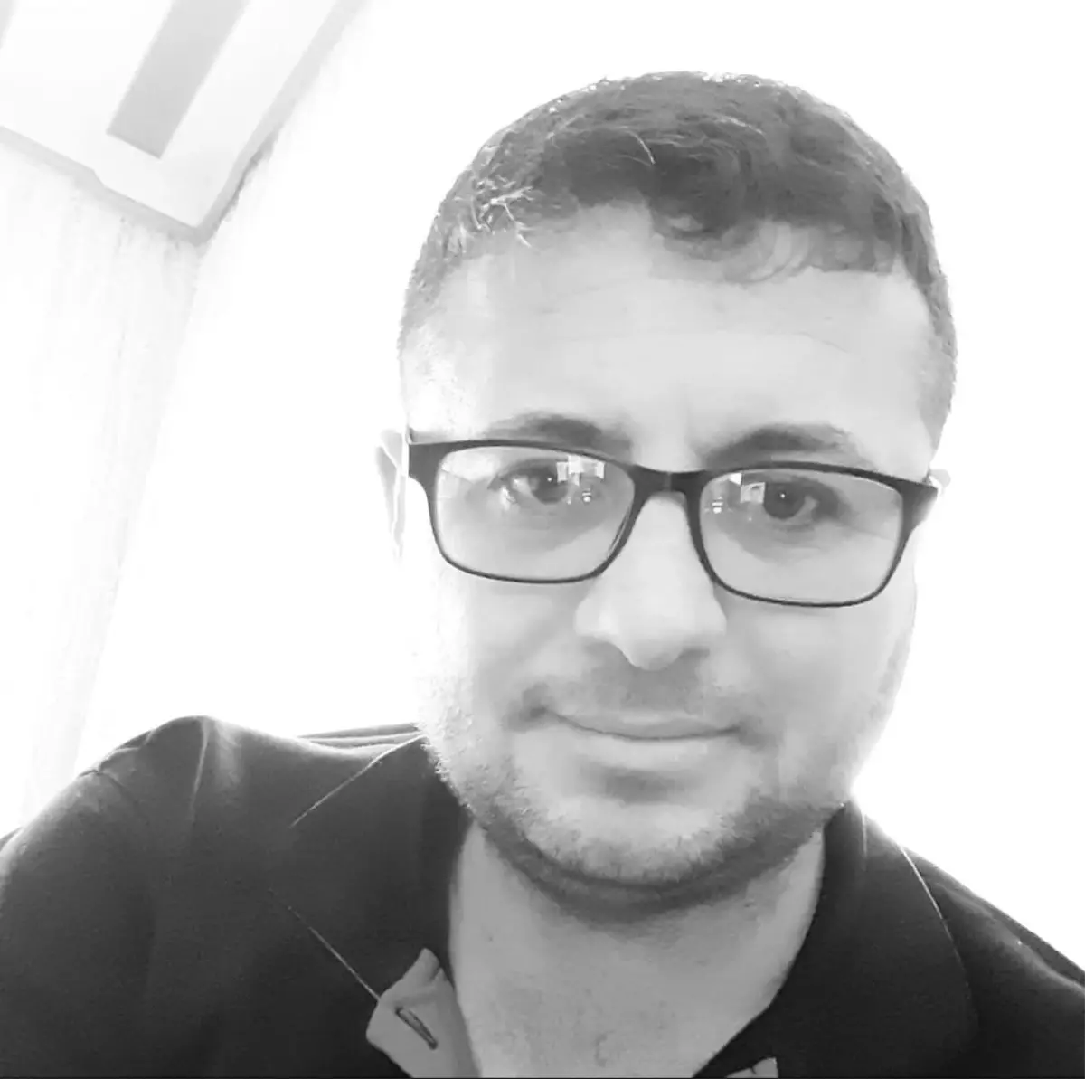 Karapınar\'da Park Halindeki Minibüste Bir Kişi Ölü Bulundu