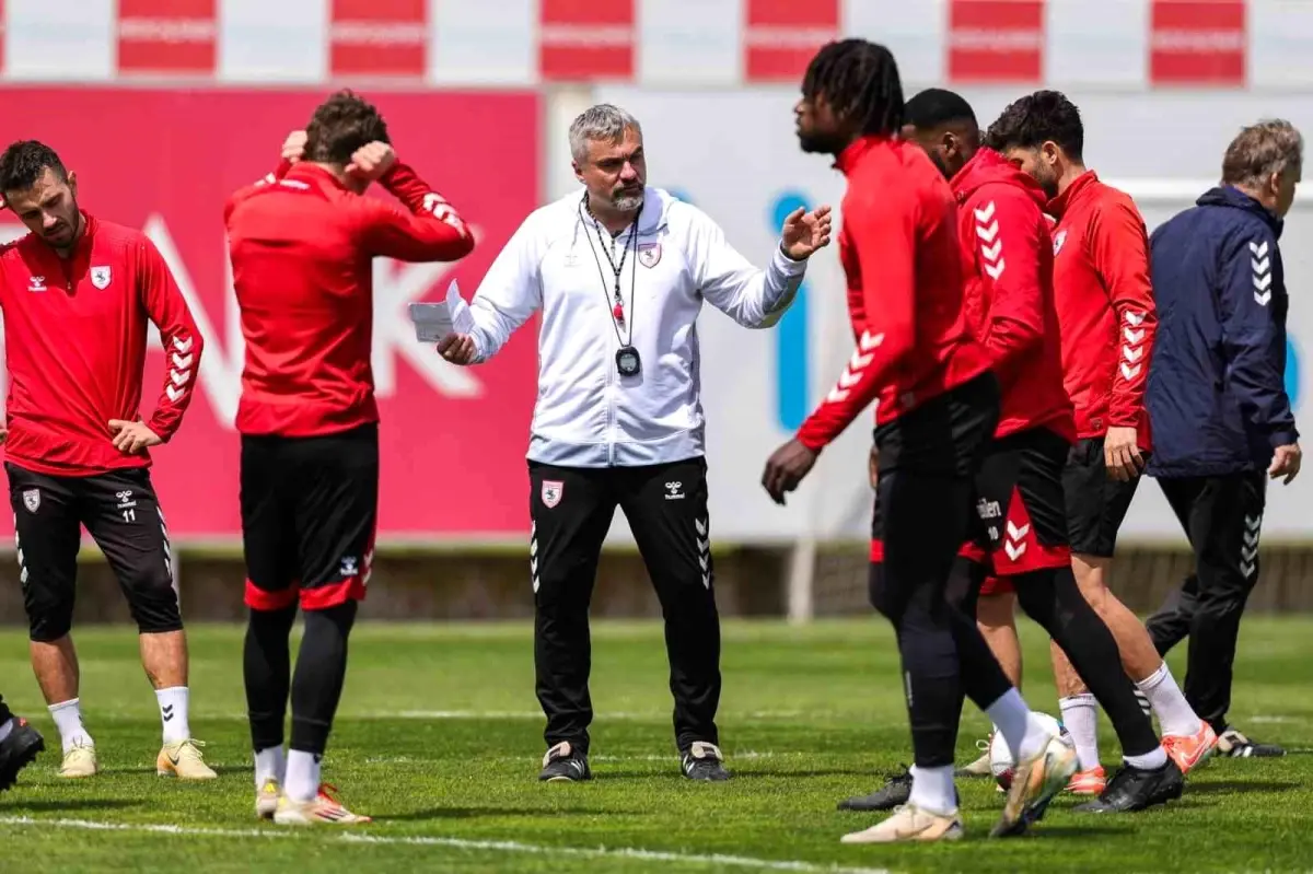 Samsunspor\'un Üçüncülük Şansı Tehlikede