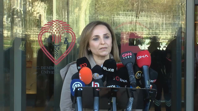 Sırrı Süreyya Önder'in ameliyatı 8 saatten fazla süredir devam ediyor