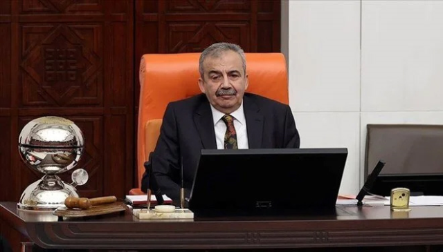 Sırrı Süreyya Önder'in ameliyatı sona erdi! Yoğun bakımda gözlem altında