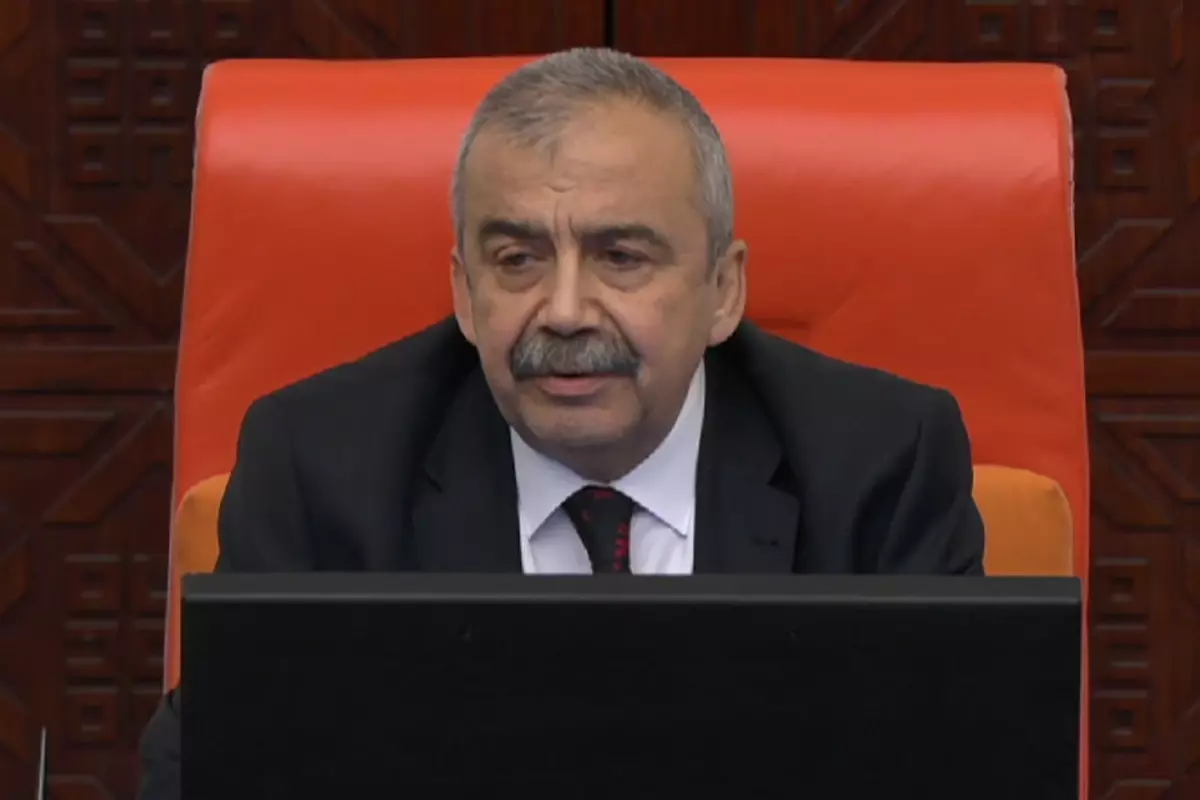 Sırrı Süreyya Önder, rahatsızlığını TBMM Genel Kurulu\'nda anlatmıştı