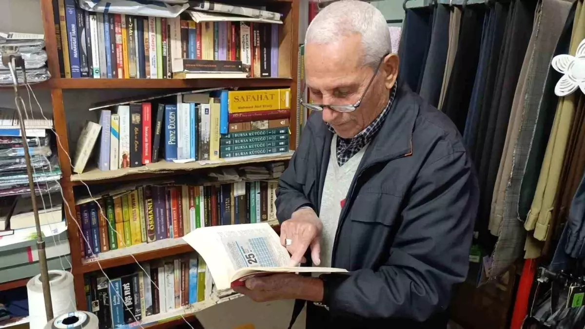 82 Yaşındaki Terzi Yaşar Azgan\'dan Gençlere Okuma Tavsiyesi