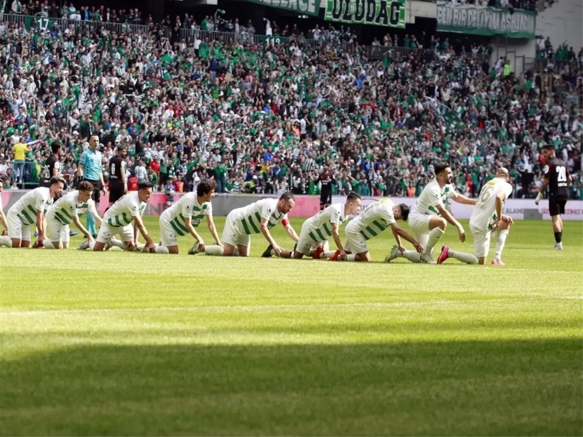 Bursaspor, 3. Lig\'de Şampiyonluk İlan Etti