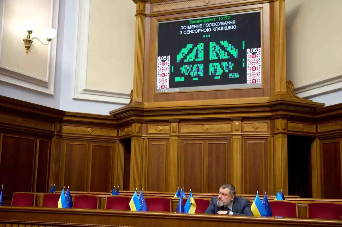 Ukrayna\'da Sıkıyönetim 7 Ağustos\'a Kadar Uzatıldı