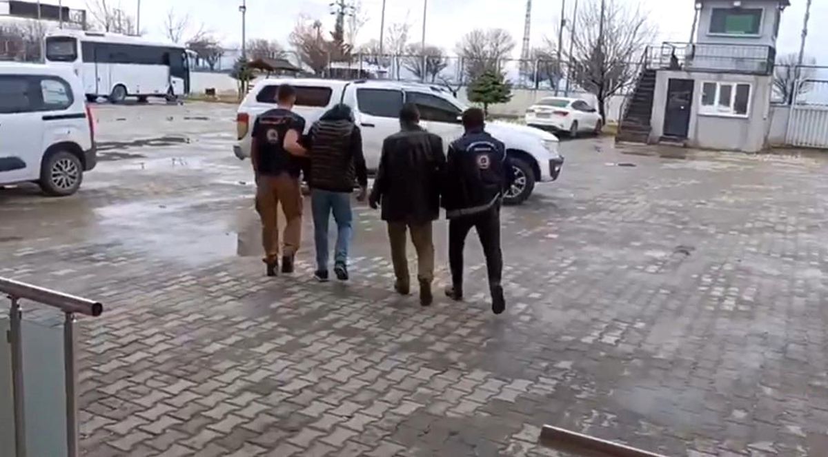 Van\'da Kaçakçı Operasyonu: 13 Tutuklama