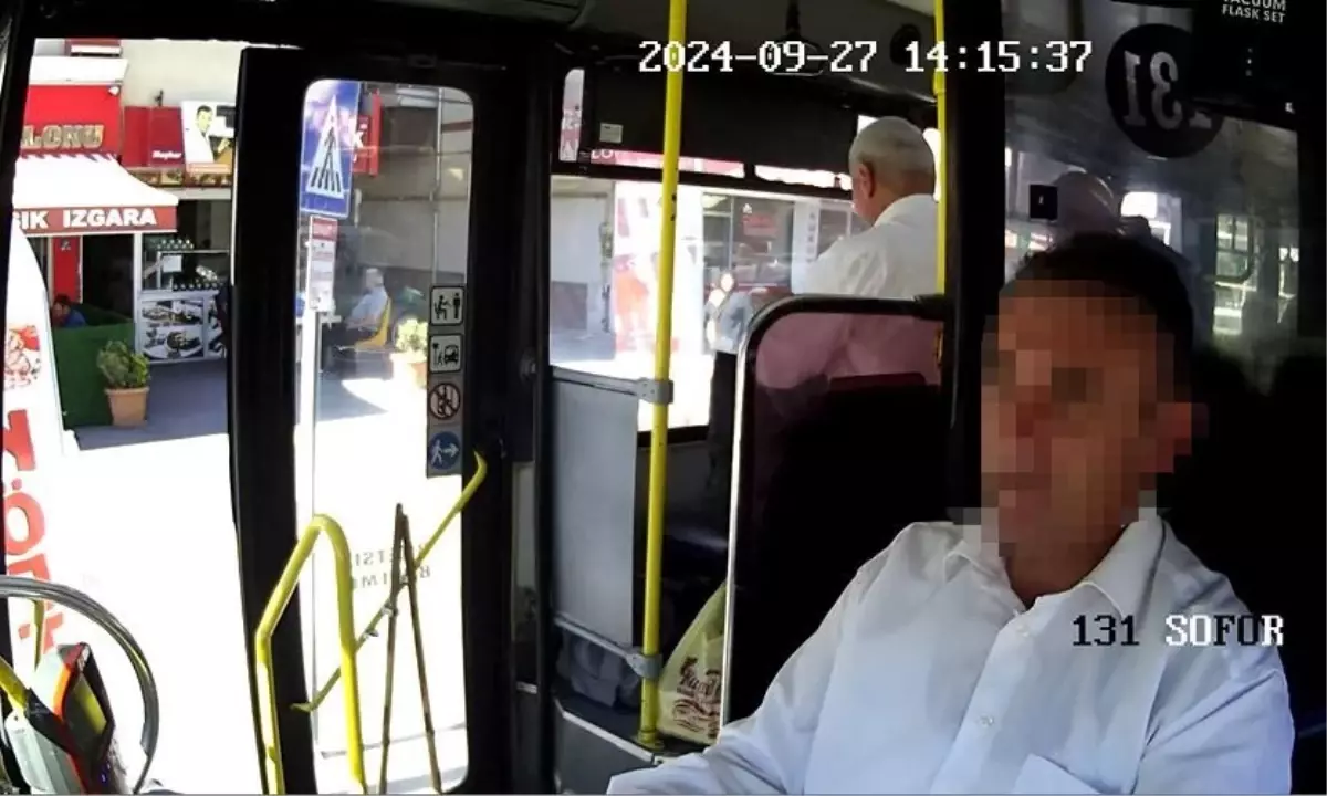 Halk Otobüsünden Düşen Yaşlı Adam 38 Gün Sonra Hayatını Kaybetti