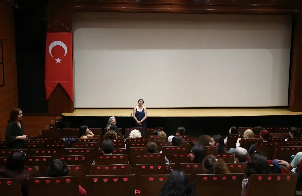Uluslararası Kadın Yönetmenler Festivali İzmir\'de Başladı