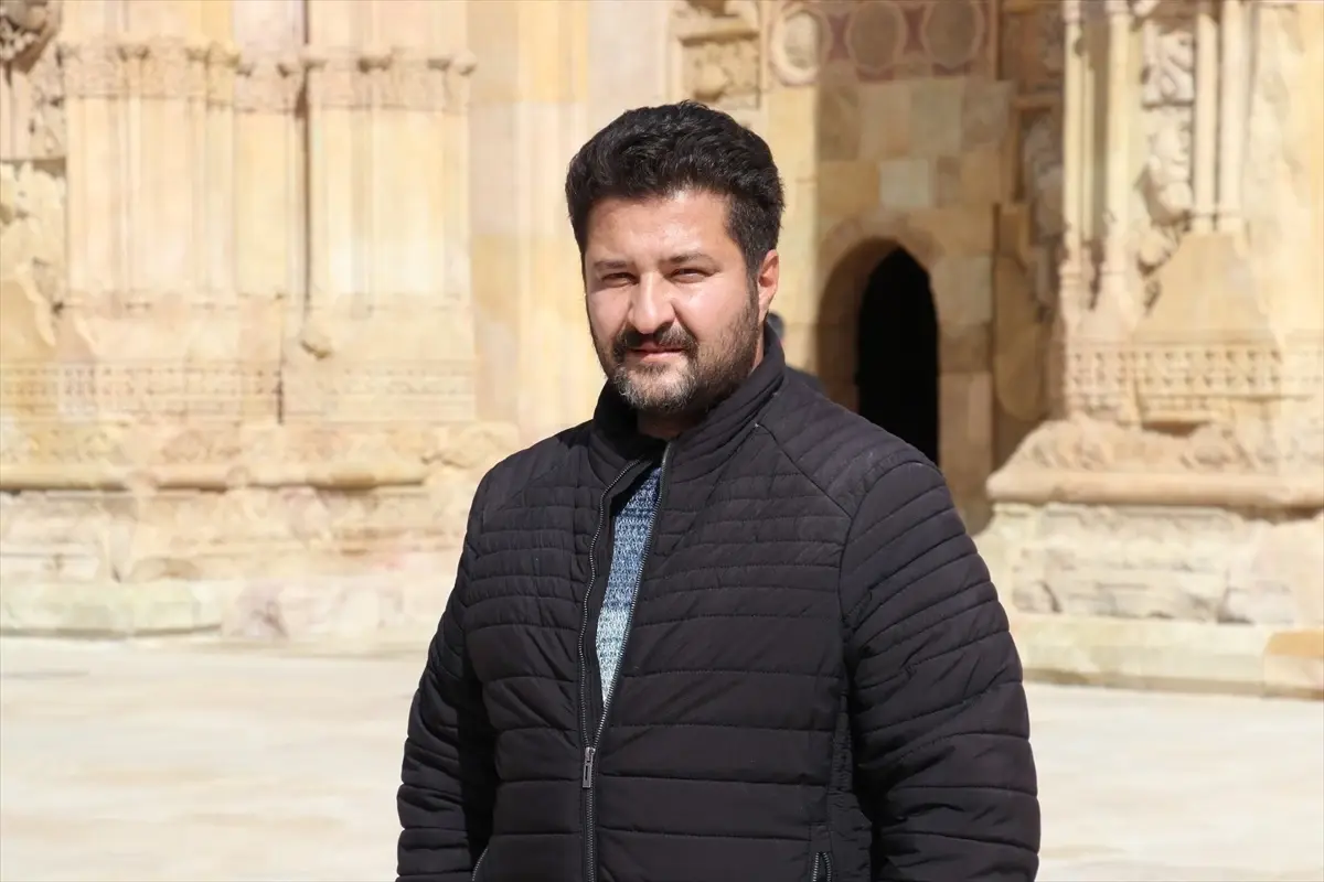 Divriği Ulu Camisi\'ne Ziyaretçi Akını