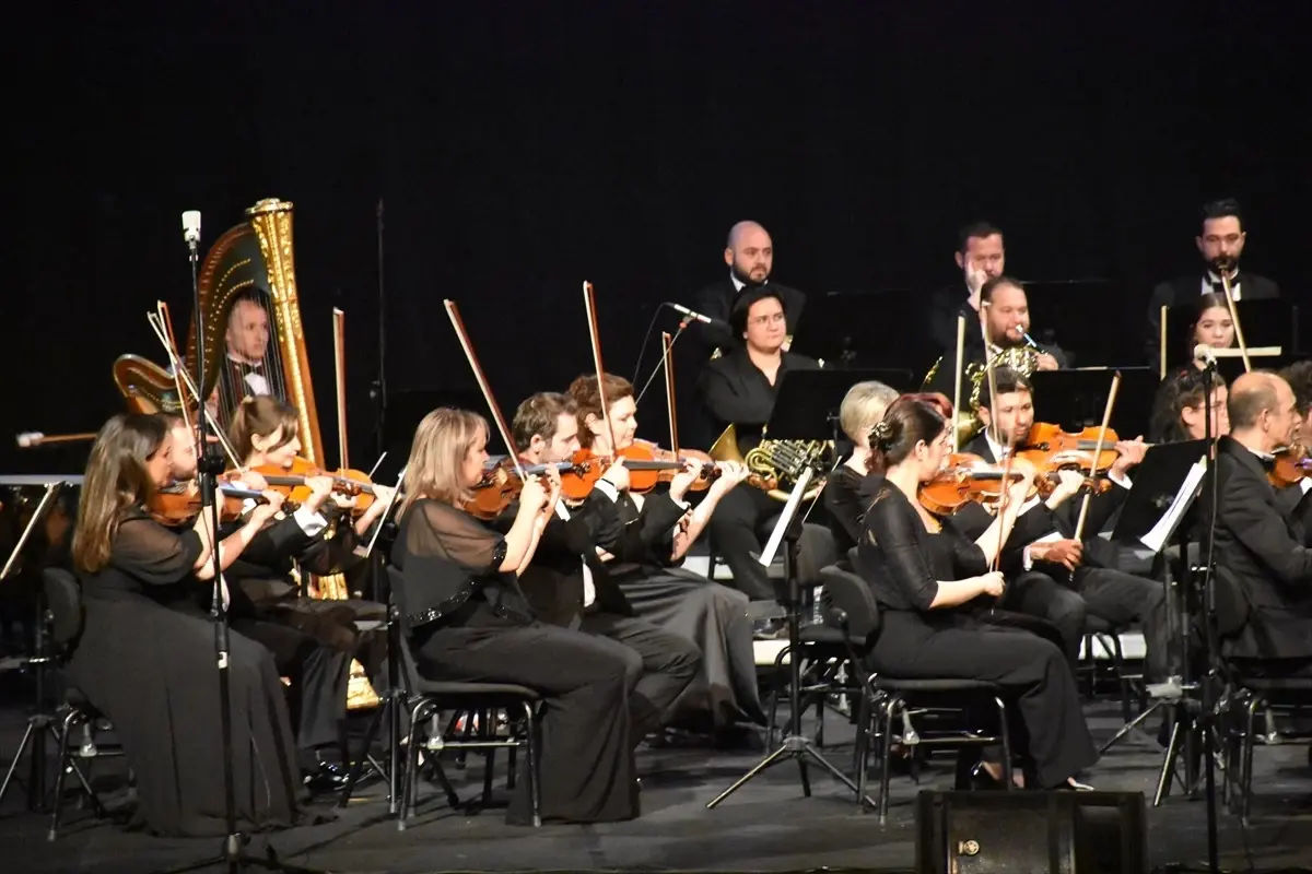 Beta Enerji Filarmoni Orkestrası Adana\'da Konser Verdi
