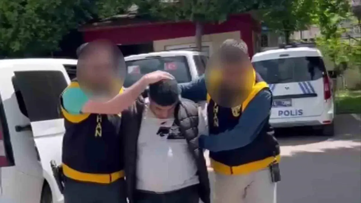 Adana\'da \'çocuğun istismarı\' suçundan 26 yıl hapisle aranan şahıs yakalandı