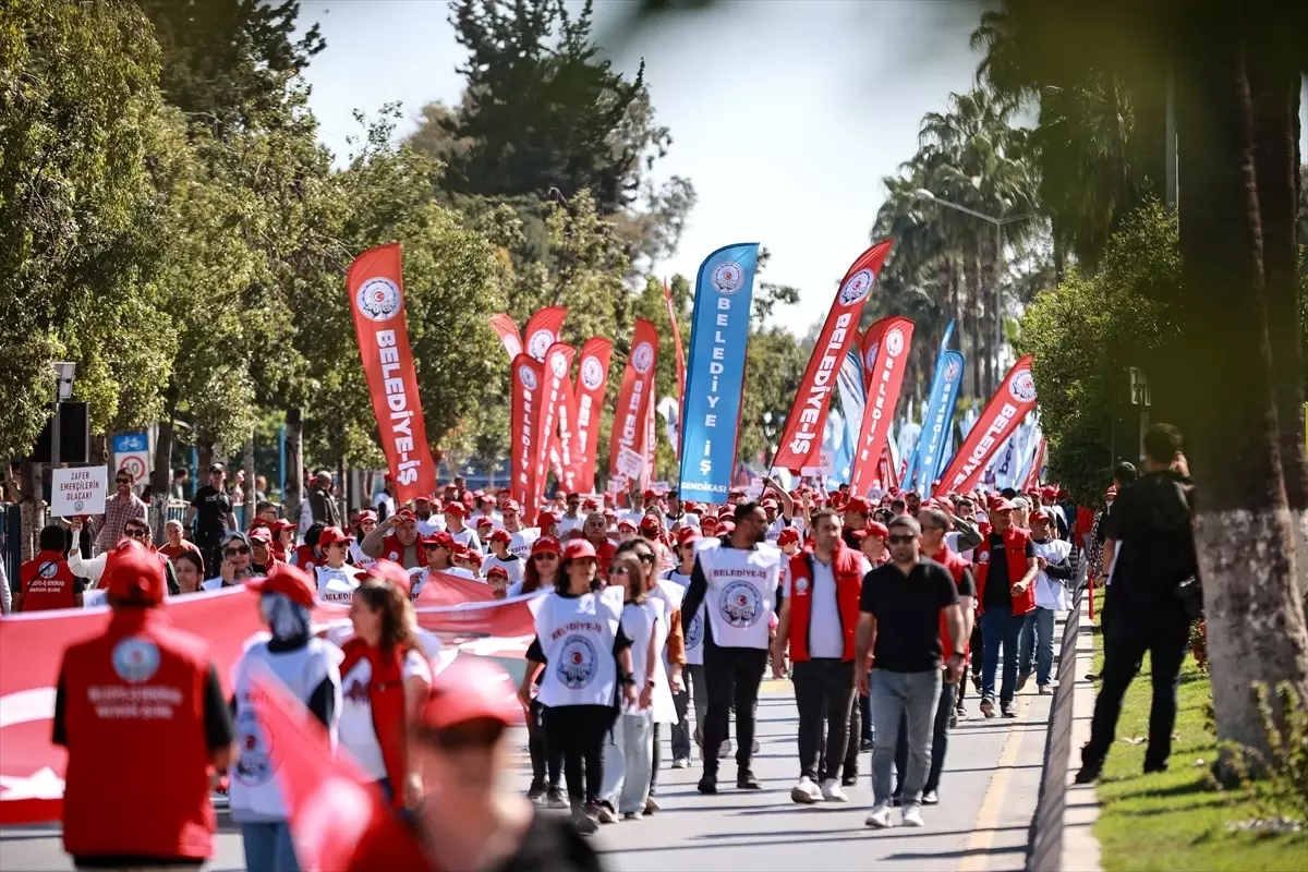 Adana, Mersin ve Hatay\'da 1 Mayıs Kutlamaları