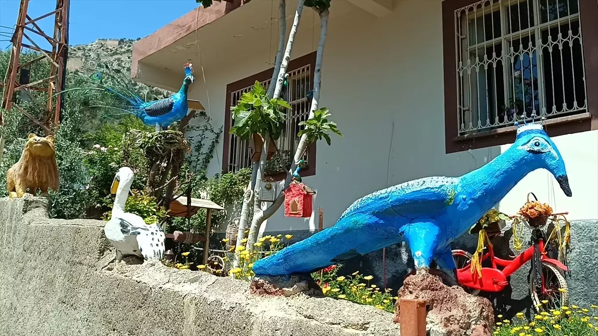 Nadire Kuzu\'nun Bahçesinde Sanat