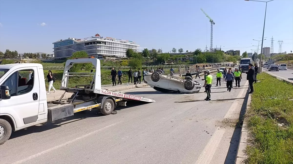 Adıyaman\'da Zincirleme Kaza: 2 Yaralı