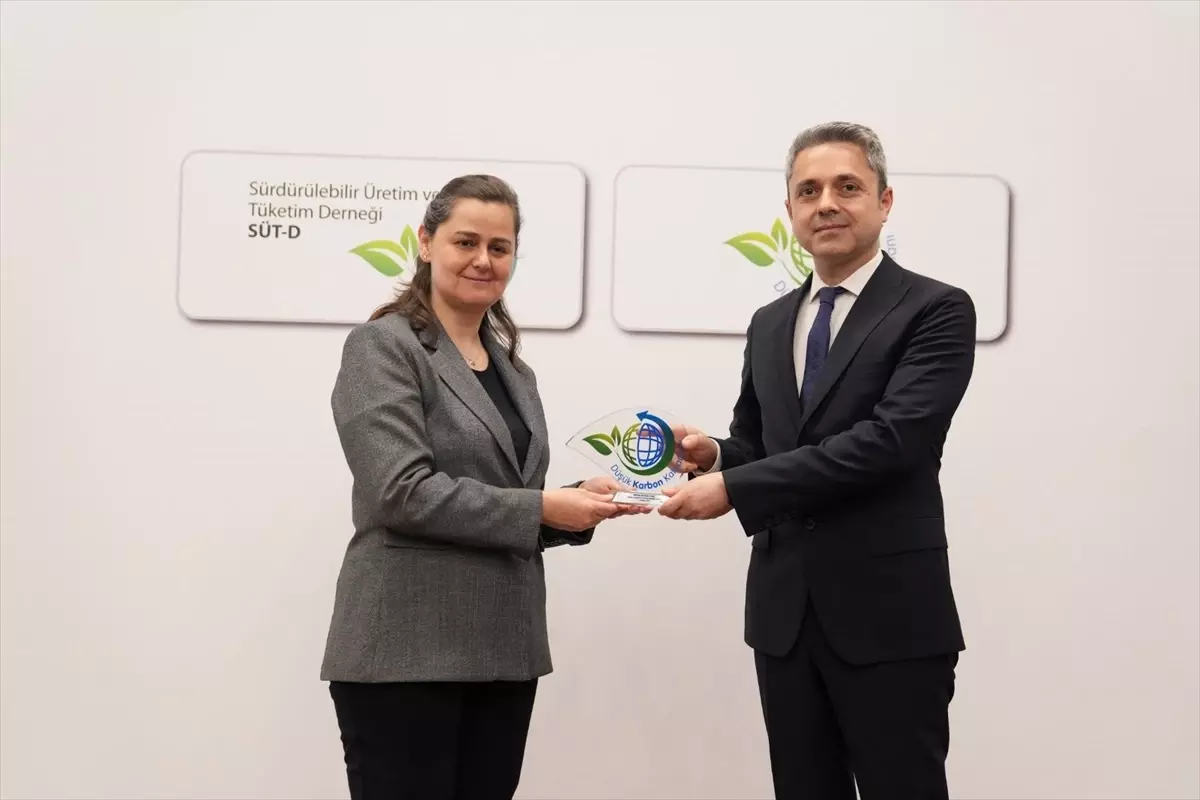 Aksa Doğalgaz, Düşük Karbon Ödülü\'nü Aldı