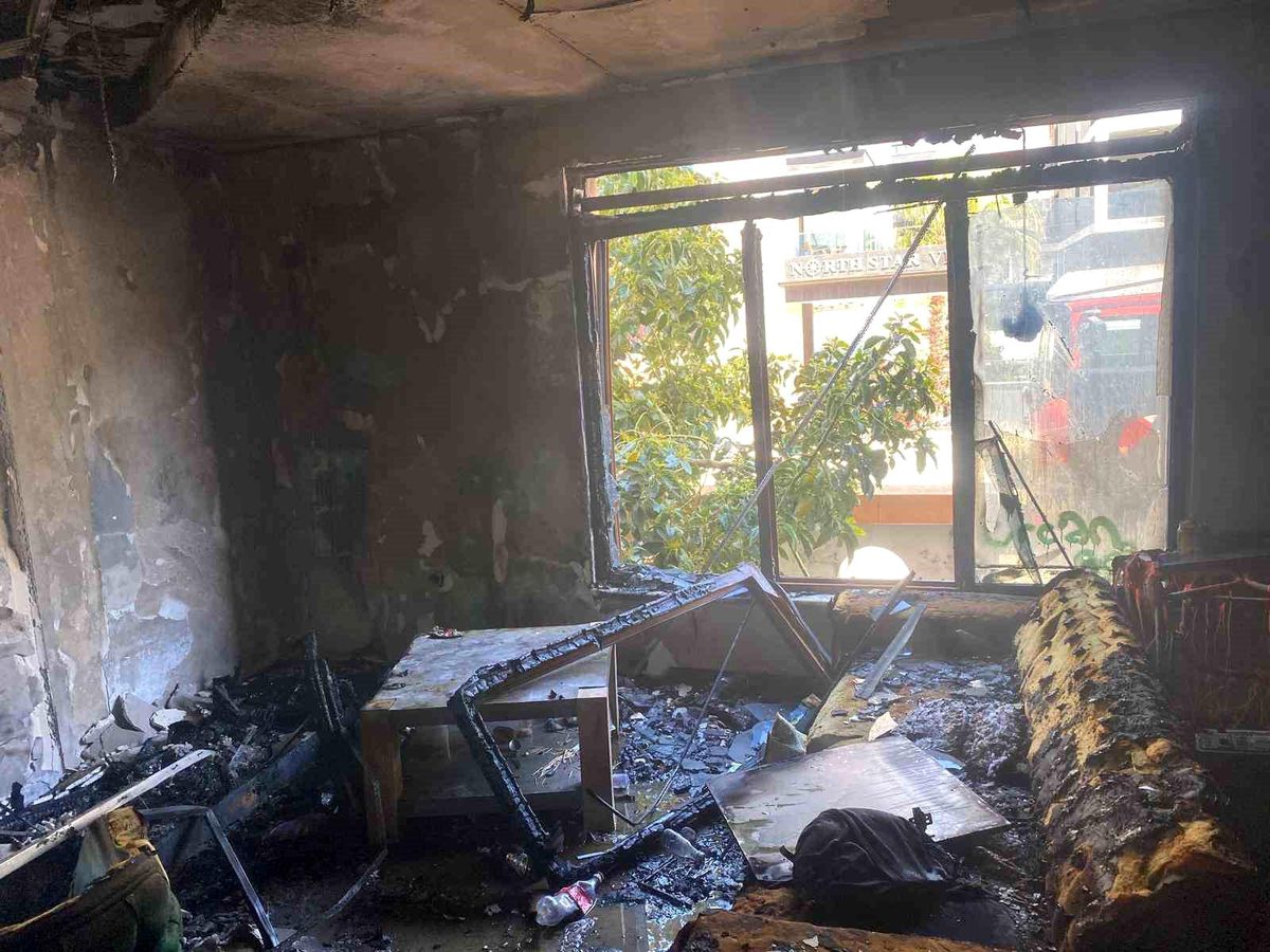 Alanya\'da Apartman Yangını: 1 Kişi Hastaneye Kaldırıldı