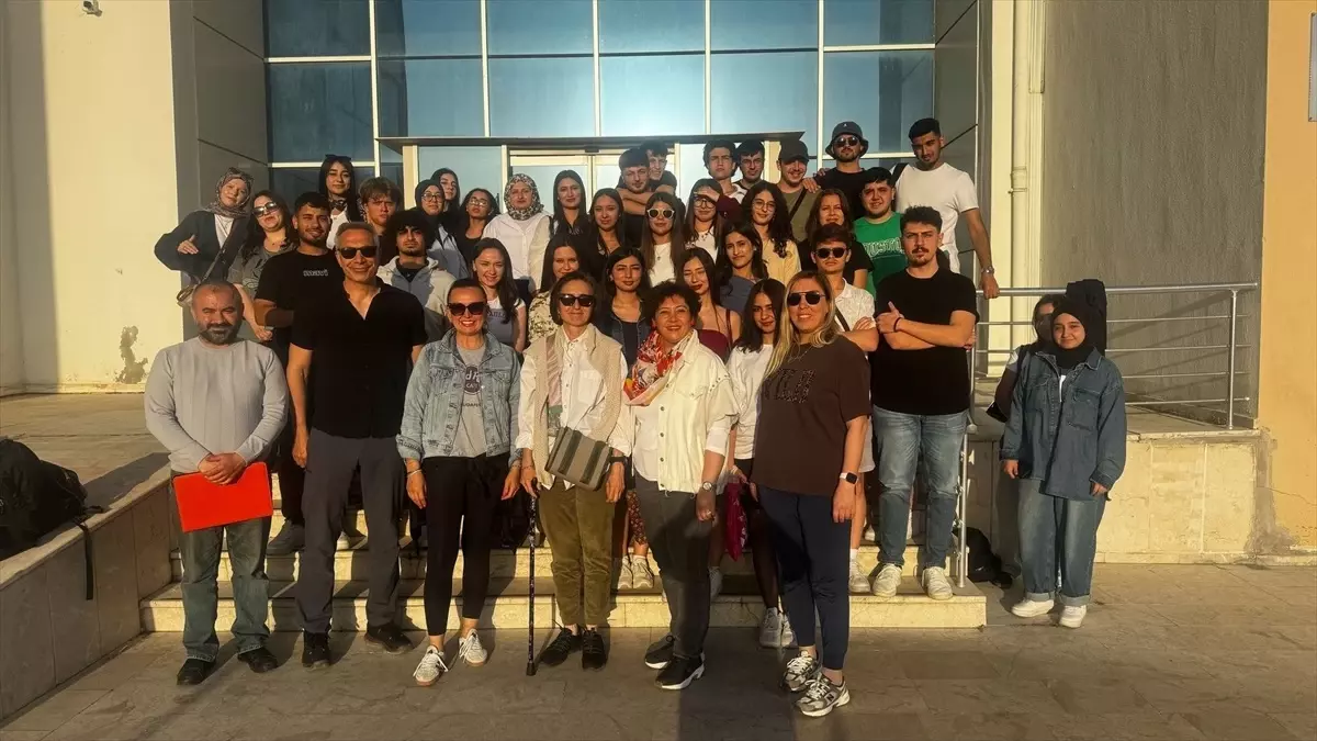 Öğrenciler Düğmeli Evleri Ziyaret Etti