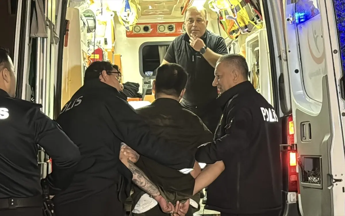 Antalya\'da Aileyi Rehin Alan Uyuşturucu Bağımlısı Yakalandı