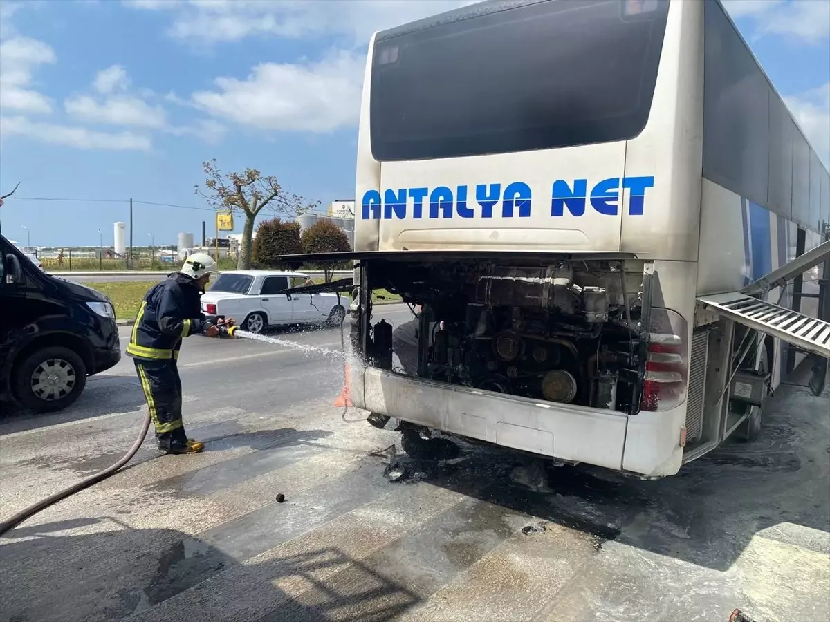 Serik\'te Yolcu Otobüsünde Yangın