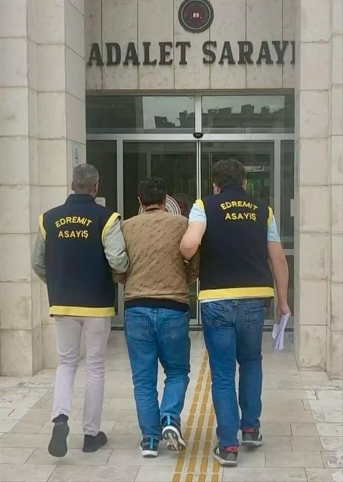 Firari Hükümlü Edremit\'te Yakalandı