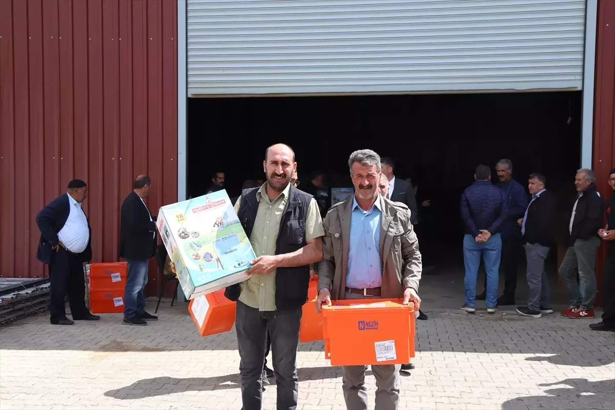 Bingöl\'de besicilere hibe destekli ekipman dağıtıldı