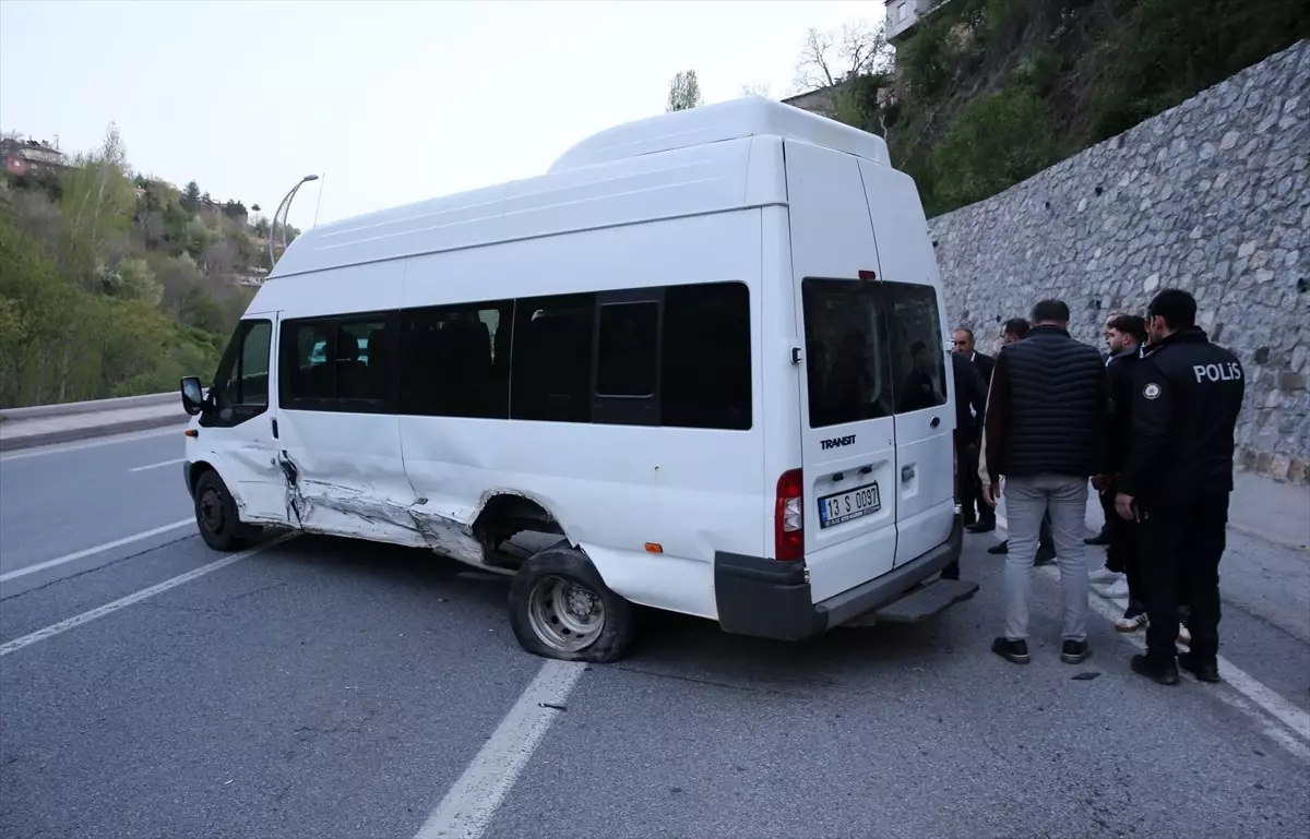 Bitlis\'te Kaza: 8 Yaralı