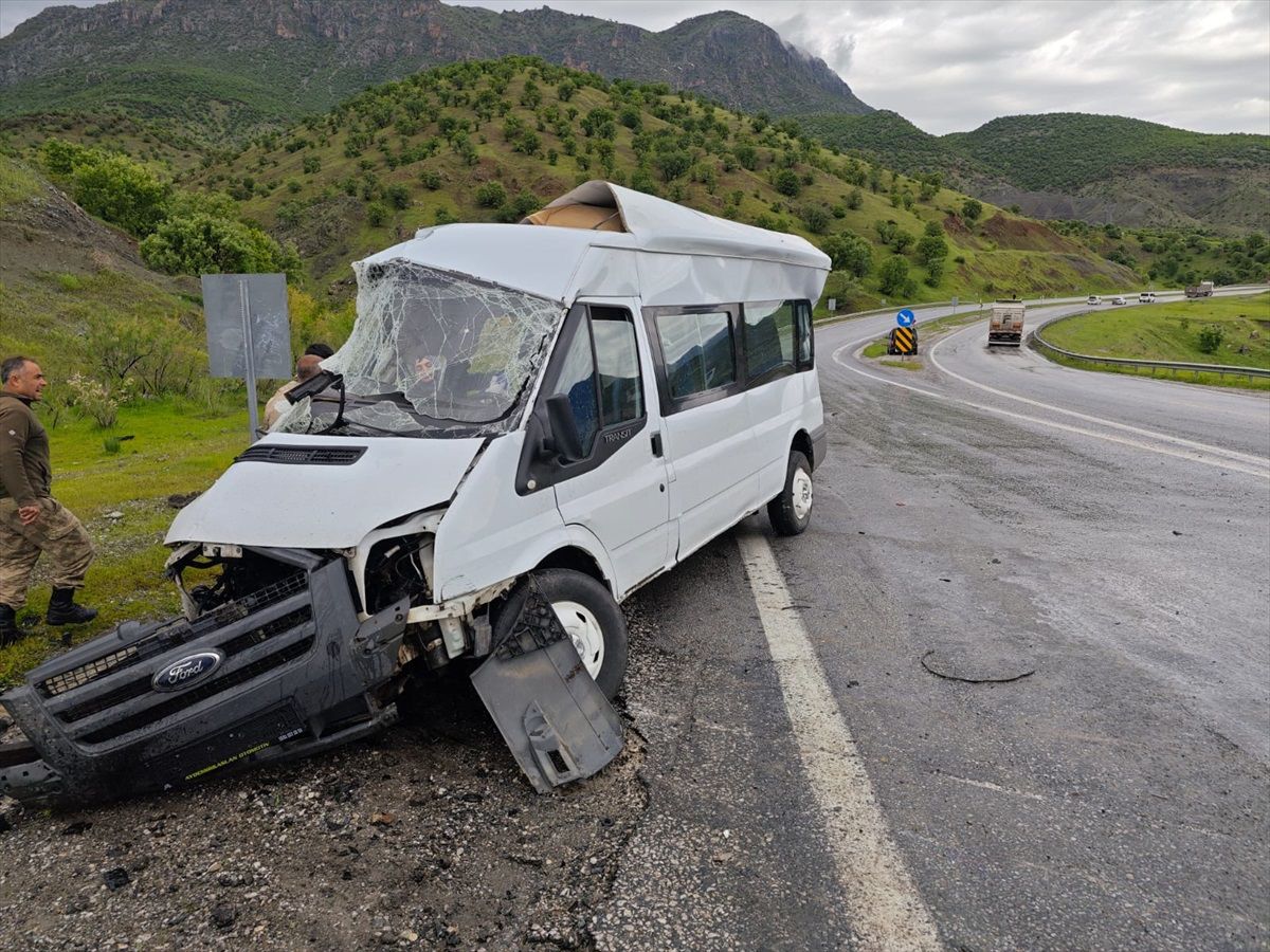 Bitlis\'te Trafik Kazası: 1 Ölü, 2 Yaralı