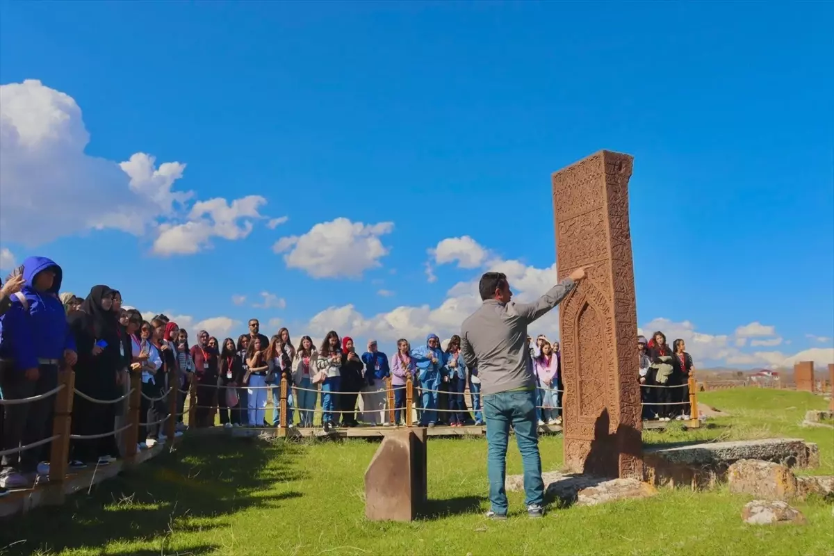 Ahlat Külliyesi\'nde Öğrenci Yarışması Etkinliği