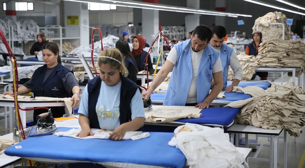 Bakan Işıkhan Kilis\'te Çeşitli Ziyaretler Gerçekleştirdi
