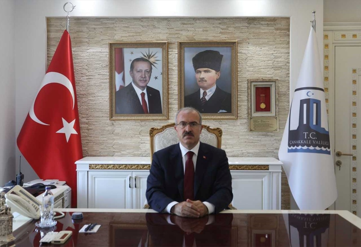Çanakkale Valisi Toraman, 23 Nisan Ulusal Egemenlik ve Çocuk Bayramı\'nı kutladı