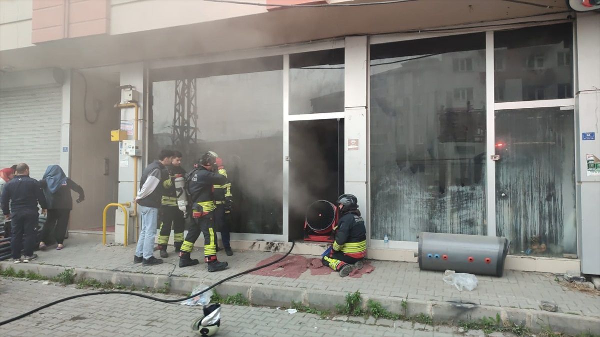 Çarşamba\'da Depo Yangını