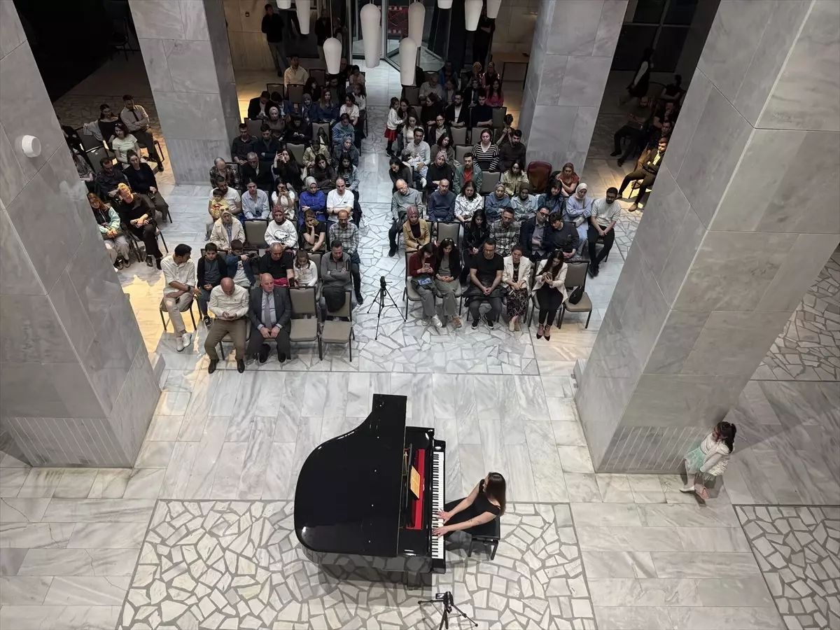 24. Afyonkarahisar Klasik Müzik Festivali\'nde Eva Strejcova Konser Verdi