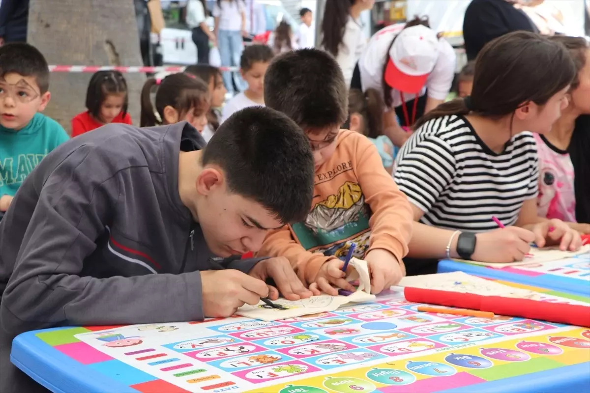 23 Nisan Şenliği Kahramanmaraş ve Adıyaman\'da Coşkuyla Kutlandı