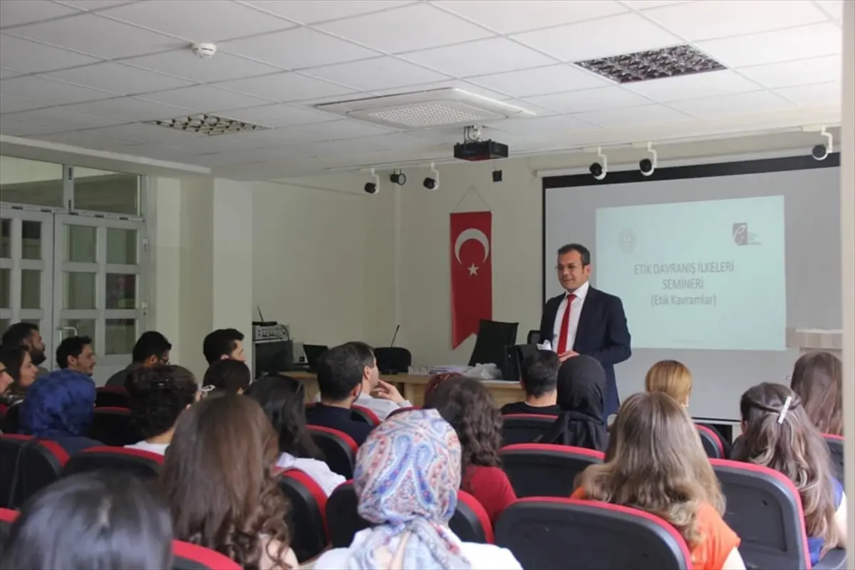 Cizre\'de Öğretmenlere Etik Semineri