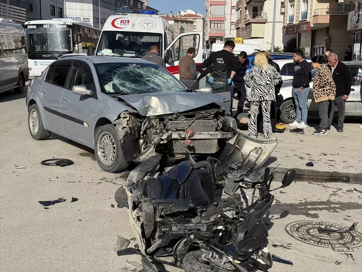 Çubuk\'ta otomobil ve motosikletin çarpıştığı kazada, 2 kişi yaralandı