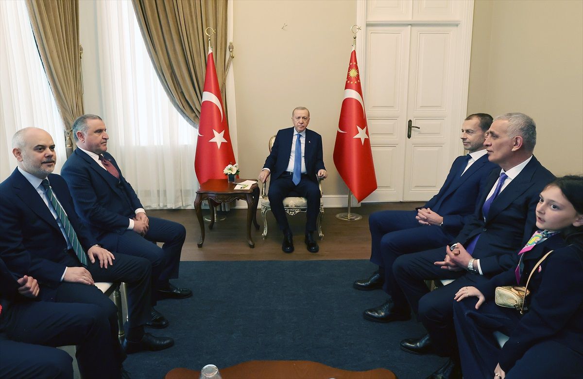 Cumhurbaşkanı Erdoğan, UEFA Başkanı Ceferin\'i kabul etti