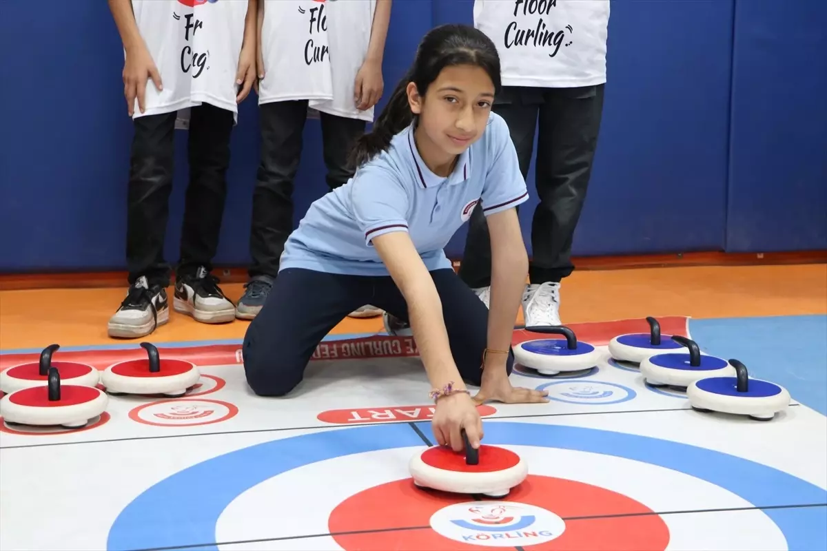 Kilis\'te Kız Floor Curling Takımı Şampiyonluk Peşinde