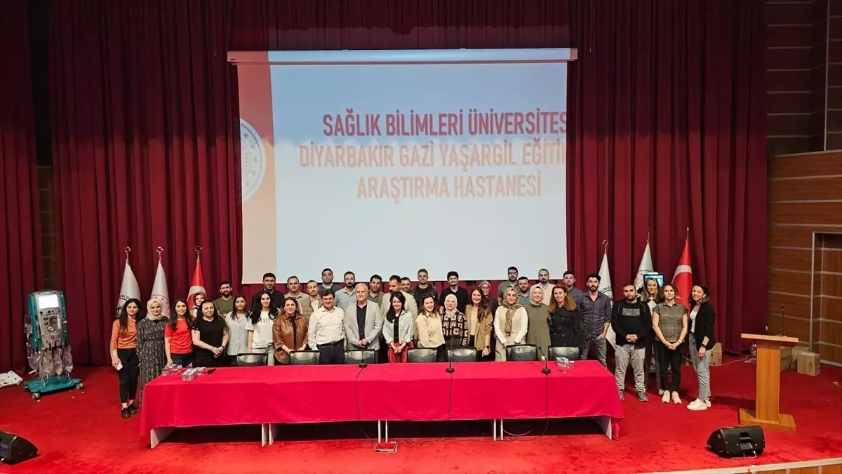 Diyarbakır\'da Sürekli Renal Replasman Eğitimi
