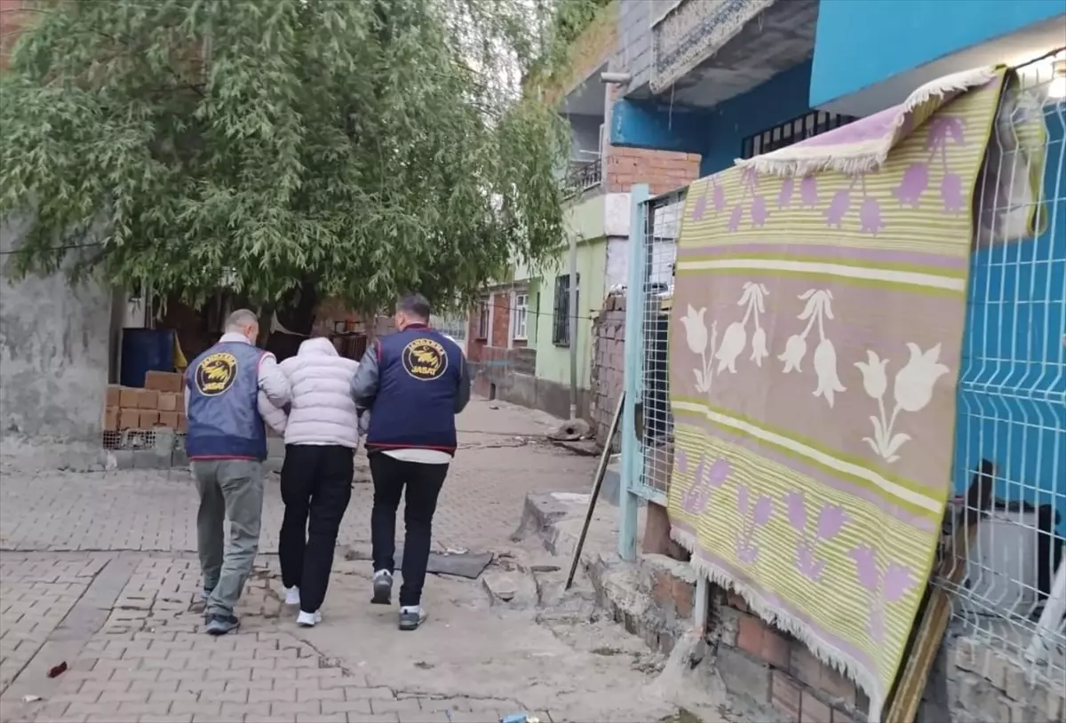 Firari Hükümlüler Gizli Bölmelerde Yakalandı