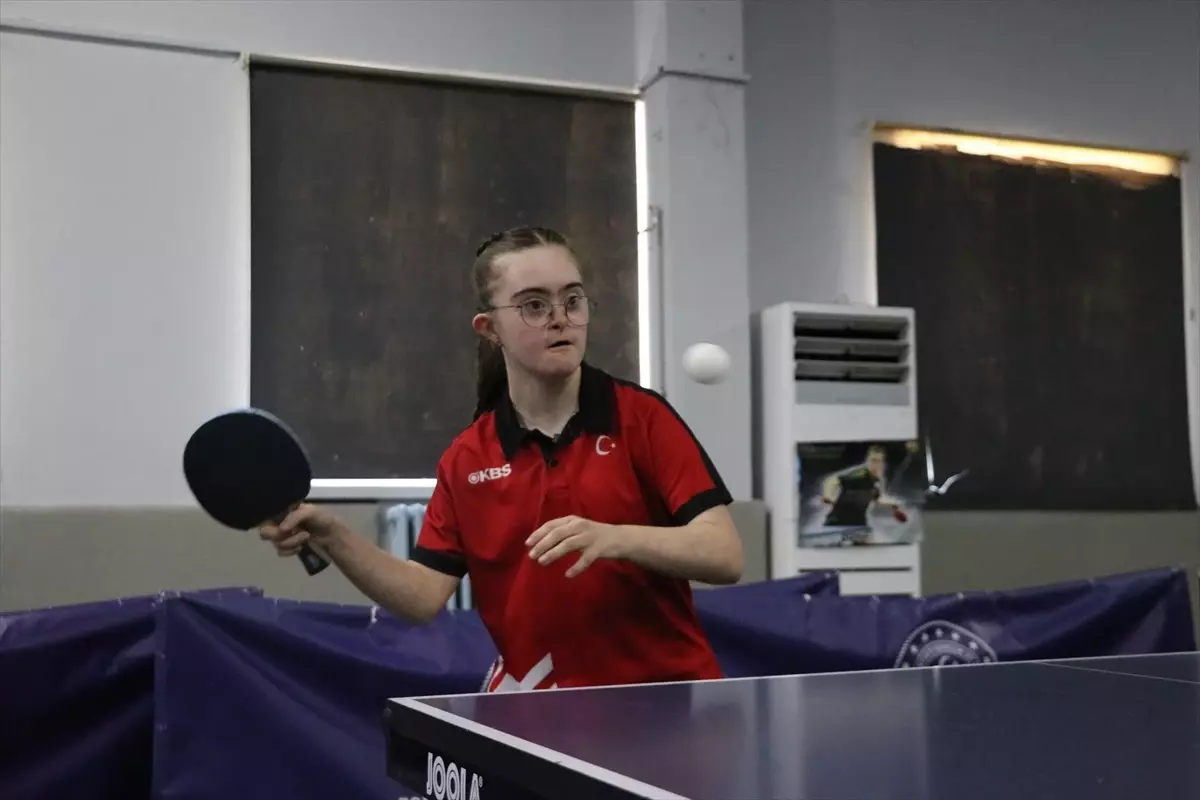 Zeynep Tuncay, Masa Tenisinde Dünya Üçüncüsü