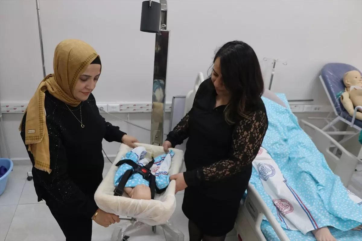 Sezaryen Sonrası Emzirmeyi Kolaylaştıran Beşik