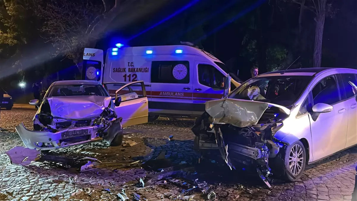 Edirne\'de Trafik Kazası: 4 Yaralı