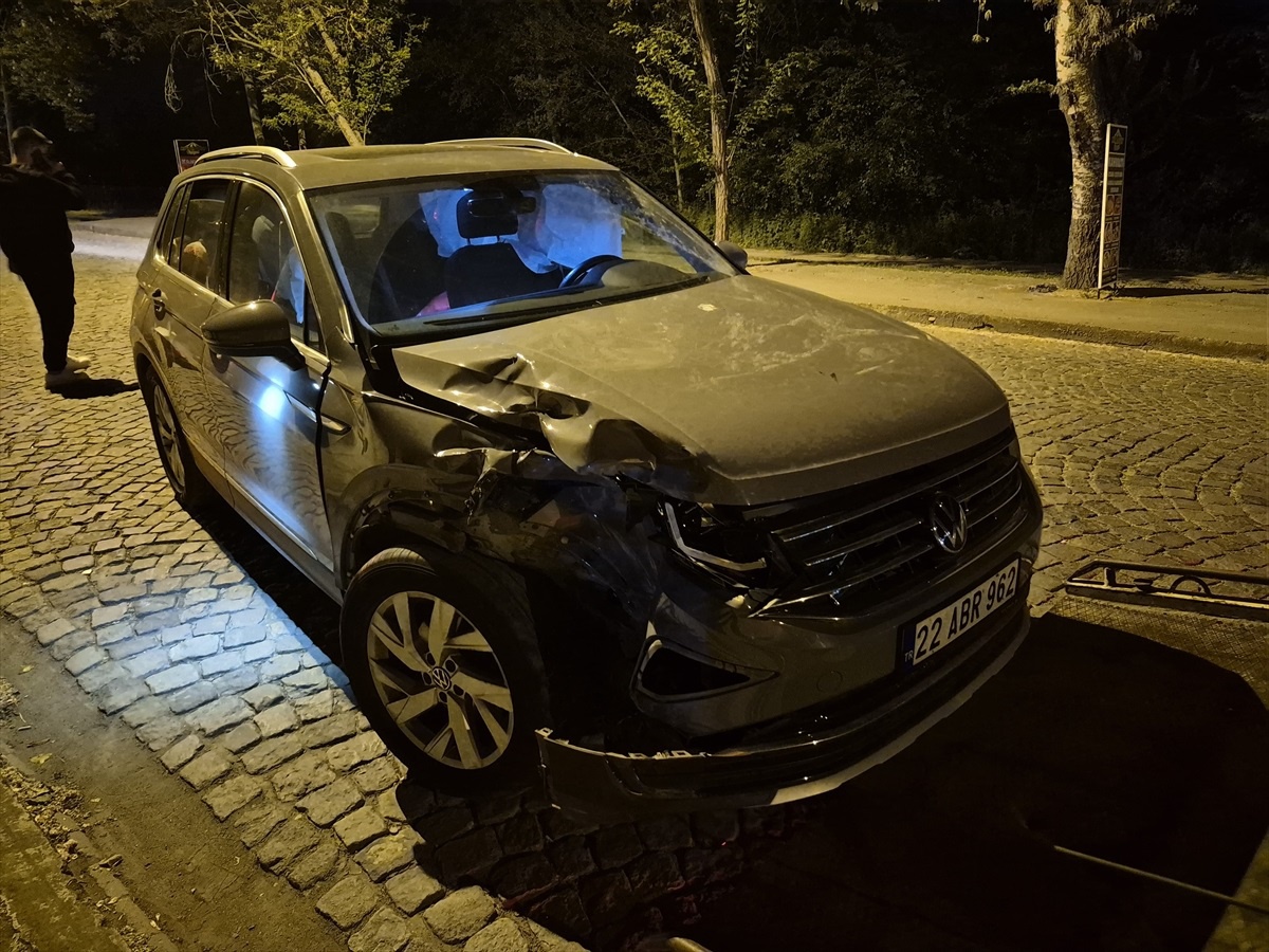 Edirne\'de Motosiklet Kazası: Sürücü Yaralandı