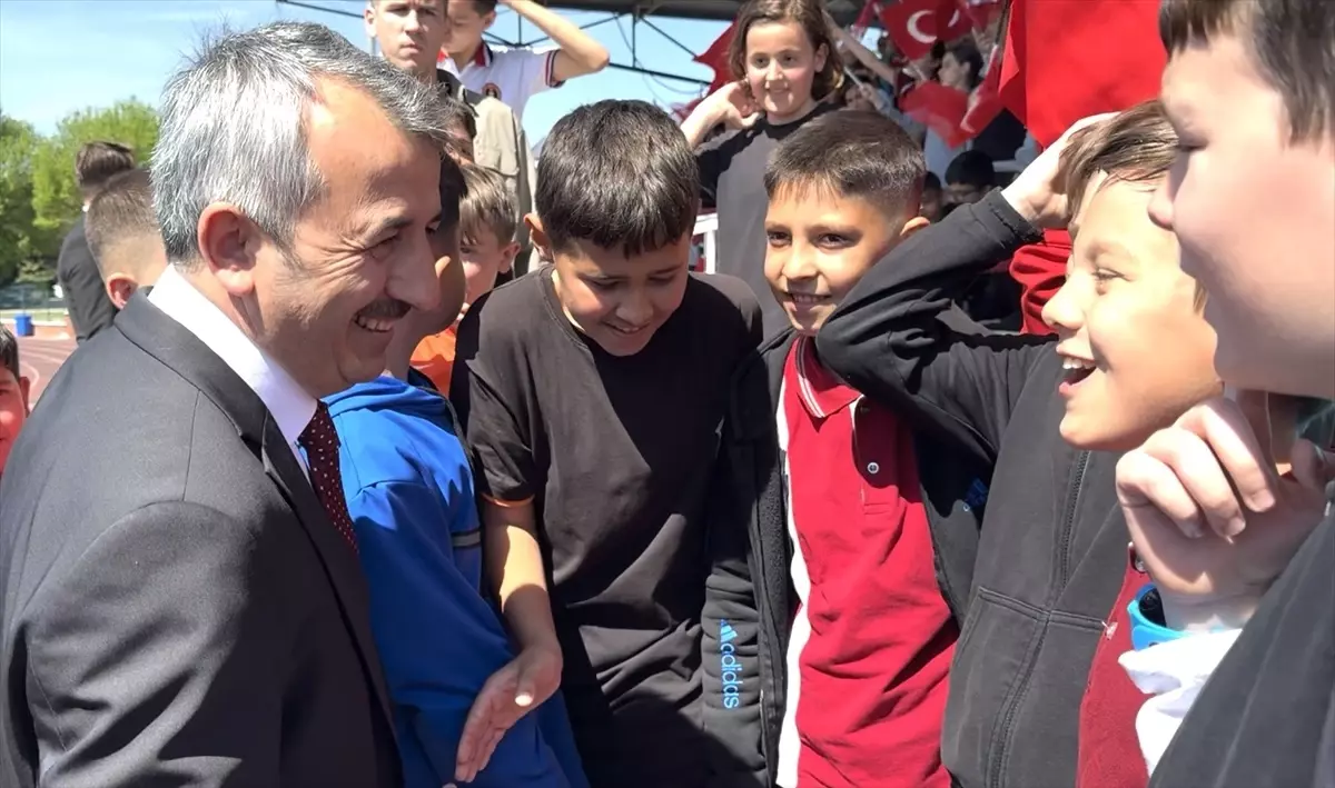 Edirne\'de Öğrencilerden Vali\'ye Saha Talepleri